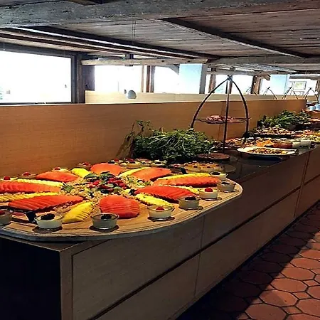 Ξενοδοχείο Marina Am Starnberger 4*